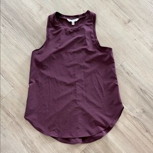 Women's Sleeveless Top - wine/burgundy